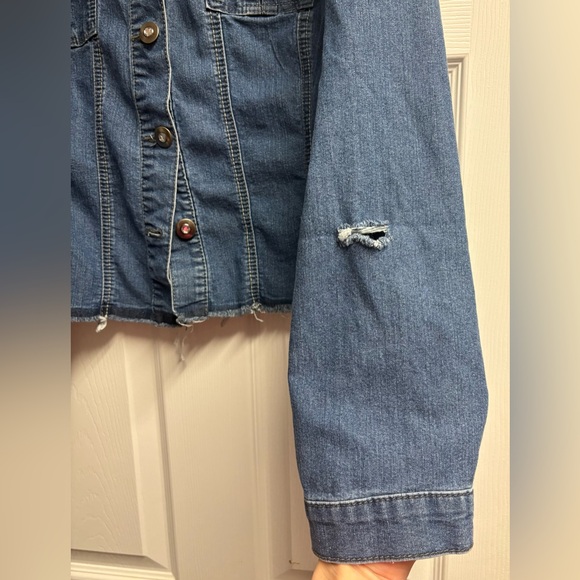 Baccini Denim Jacket W/ Distressing Size XL - Picture 3 of 4